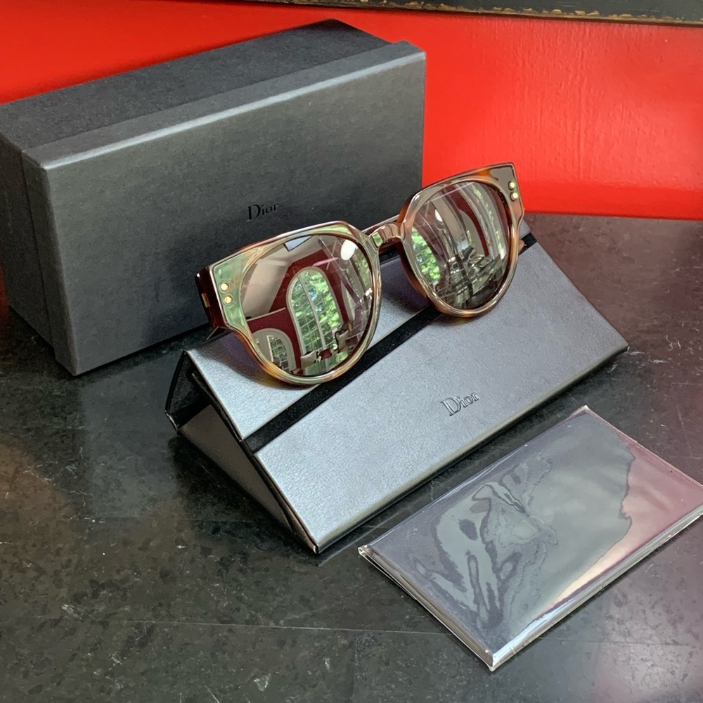 DIOR Tortoiseshell & Gold Sunglasses NIB!! - Picture 10 of 16